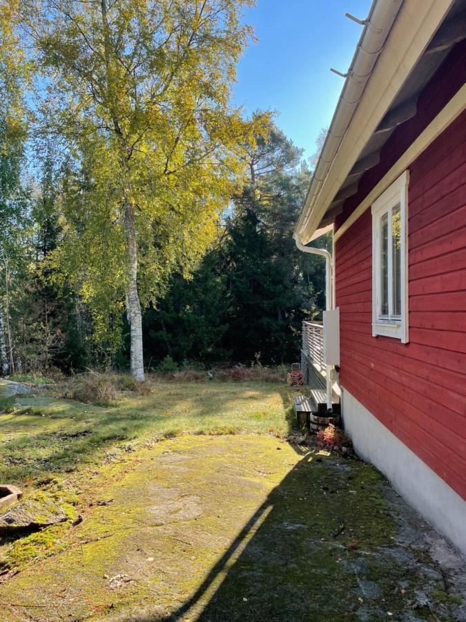 Charmigt Hus Pa Vindoe Stockholm